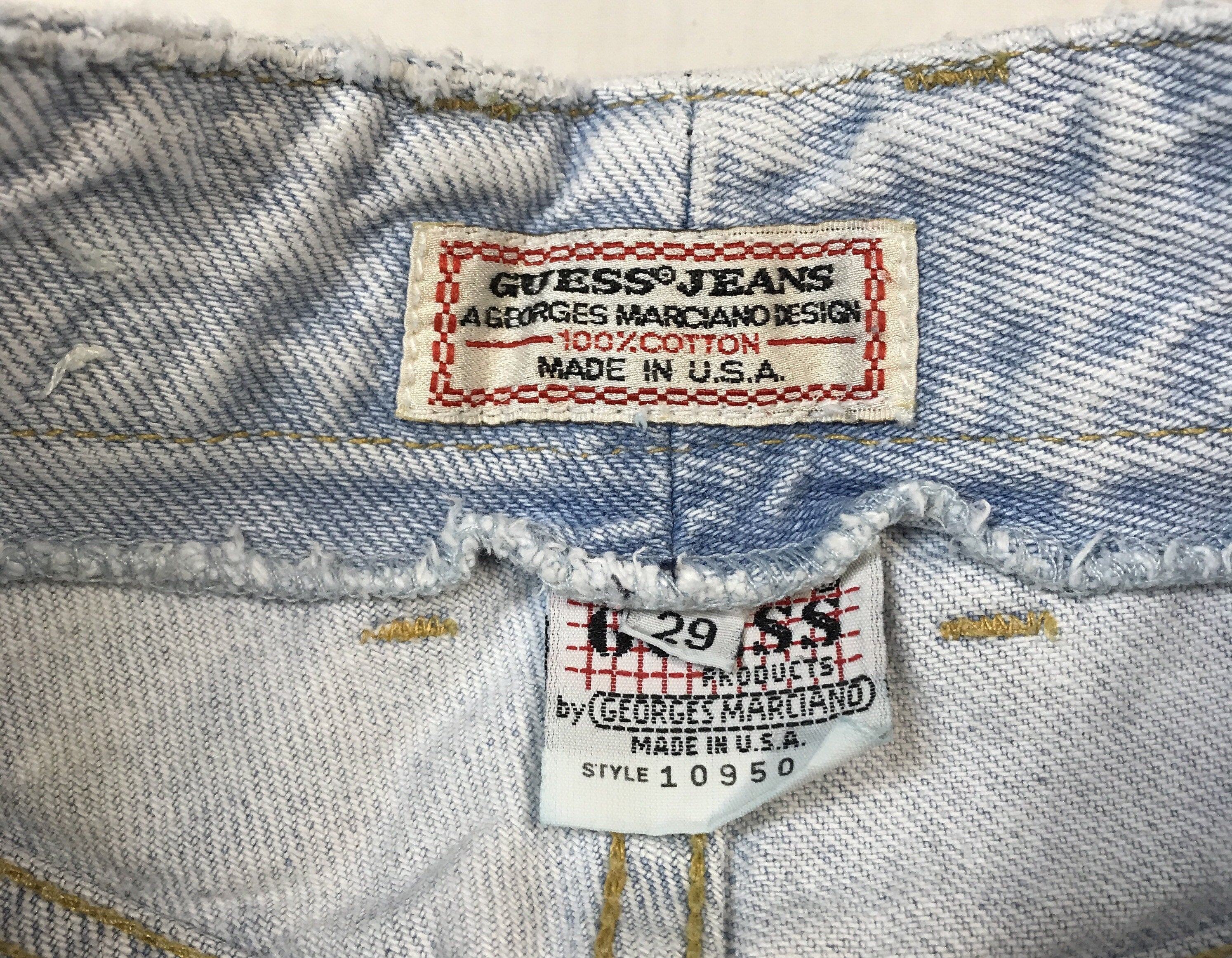 Vintage Guess Very Light Blue Denim Bermuda Shorts Size 29