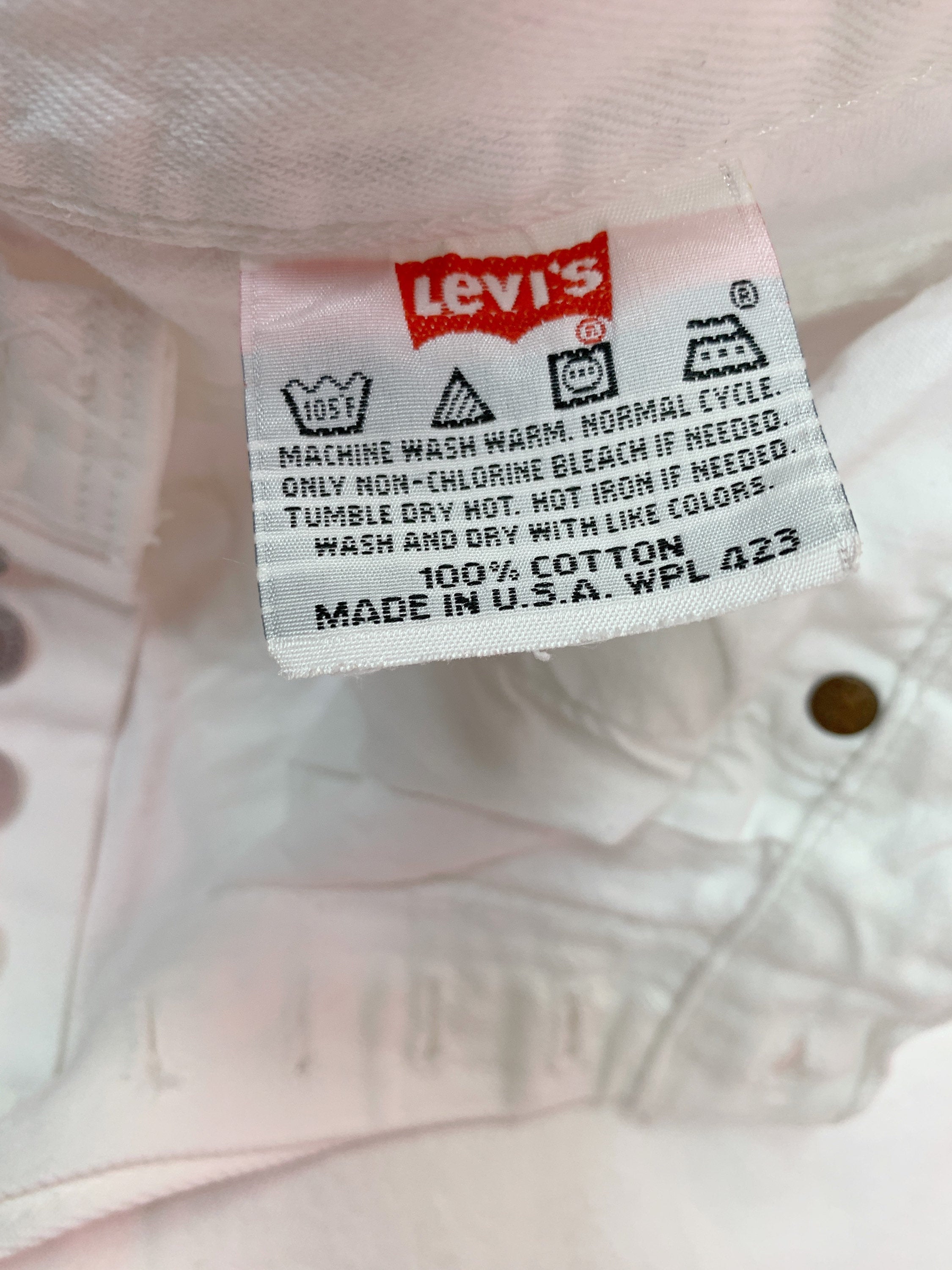 White Vintage Levis High Waisted 501 Button Fly Tapered Leg Jeans | Size 13