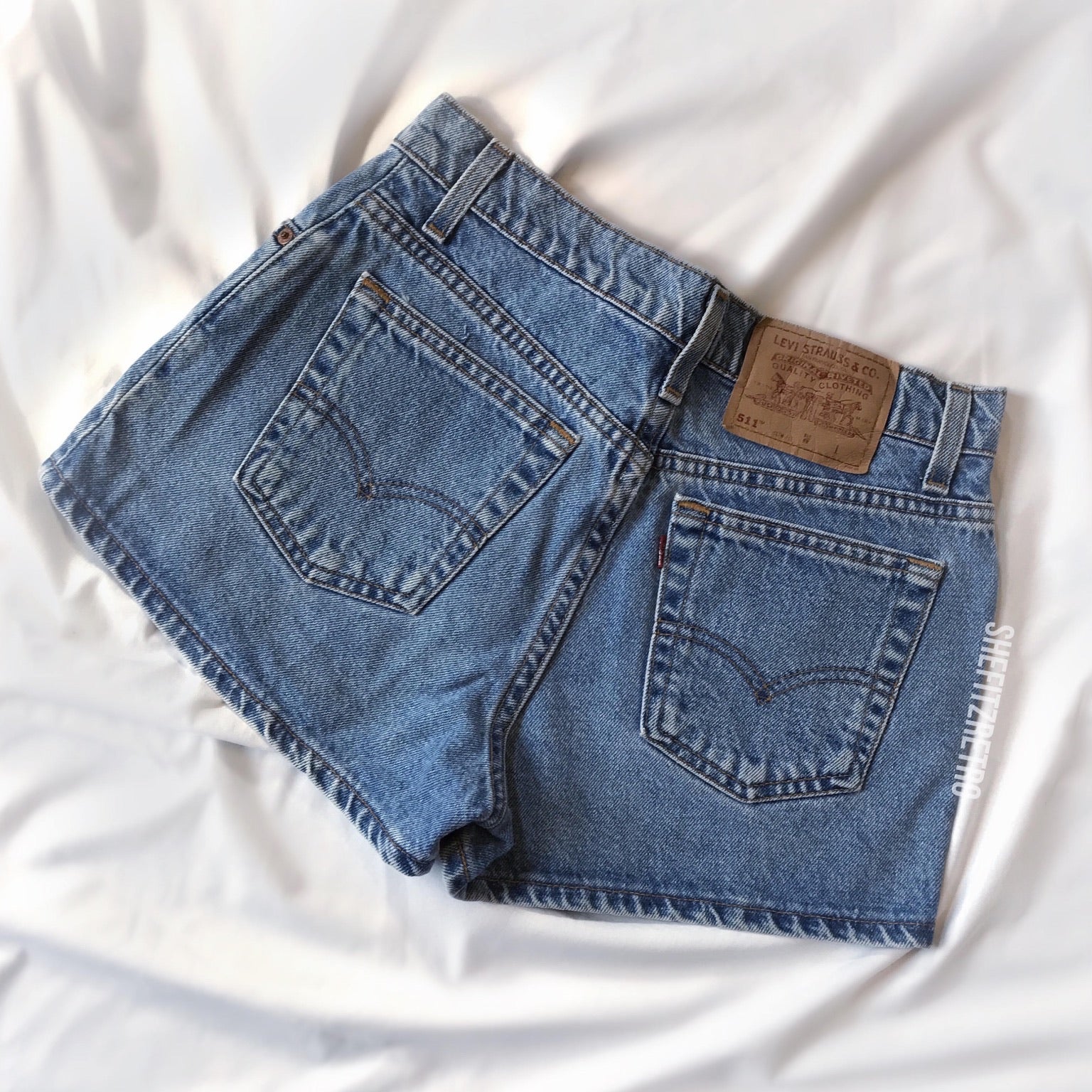 90's Mid Rise Vintage Levis Shorts